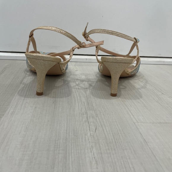 Low heel sandals - Picture 3 of 5